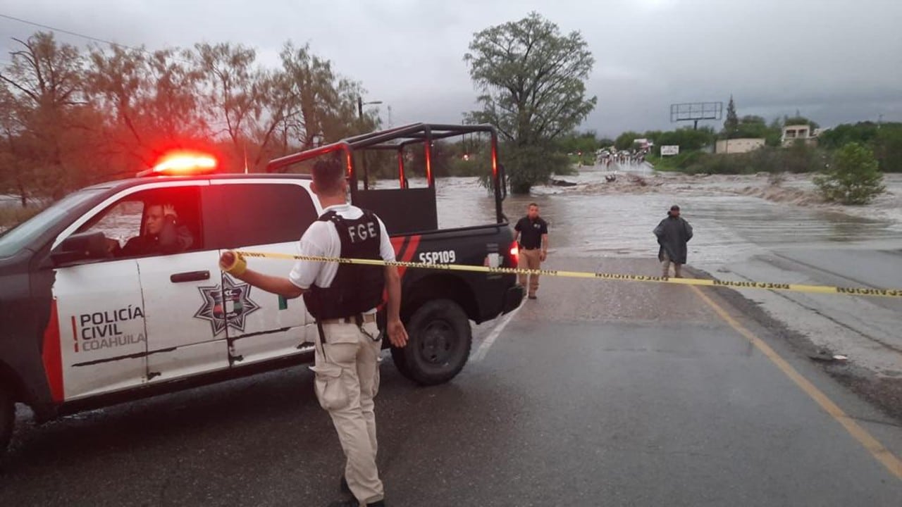 Arroyos y ríos se desbordan tras intensas lluvias en Múzquiz, Coahuila; reportan un muerto