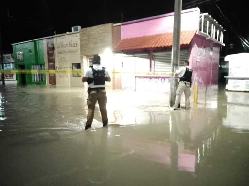 Arroyos y ríos en Múzquiz, Coahuila se se desbordan tras intensas lluvias, reportan un muerto
