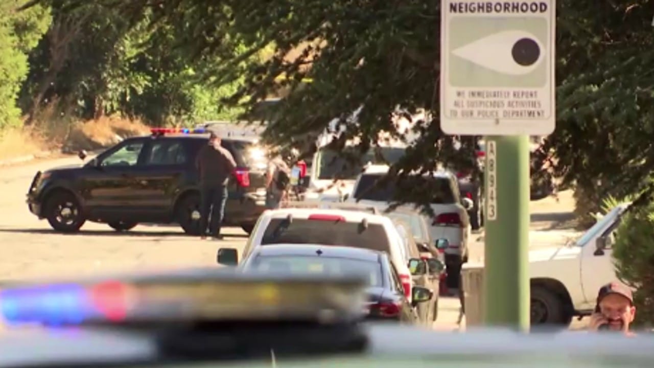 Reportan varios heridos tras tiroteo en una escuela de California, EUA.