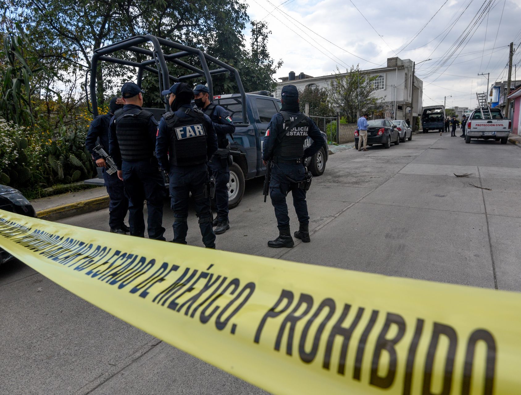 Hallan dos cuerpos en casa de seguridad en Toluca, Edomex