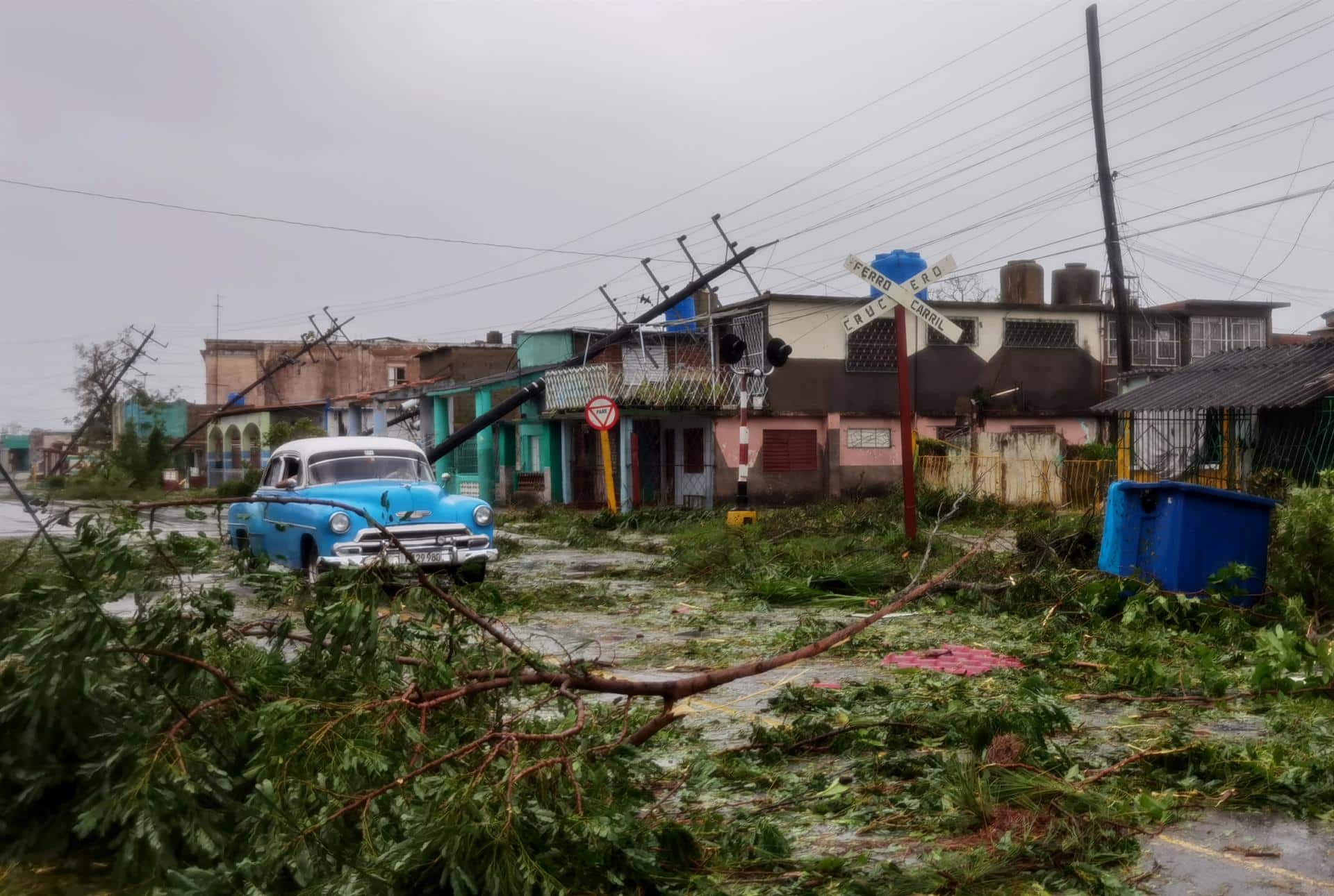 Cuba se queda sin luz tras paso del huracán Ian