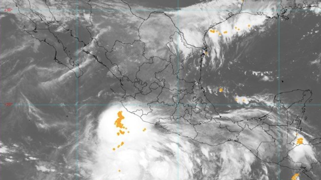 Se forma Depresión Tropical Doce-E frente a costas de Guerrero y Michoacán