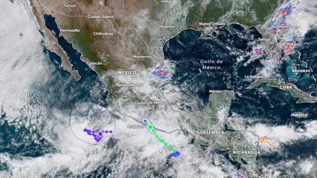 Depresión tropical Lester toca tierra en Guerrero; prevén lluvias torrenciales