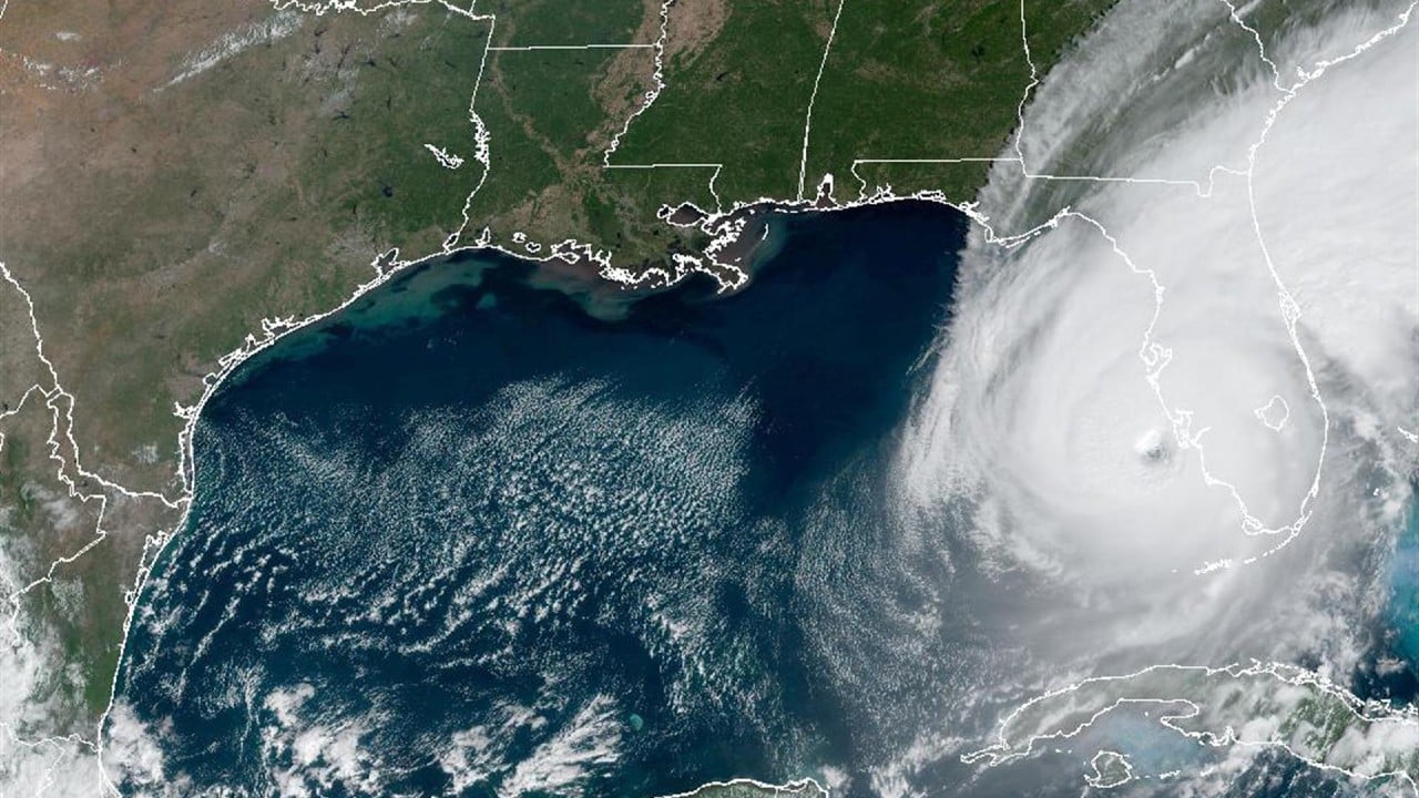 El huracán Ian toca tierra en Florida