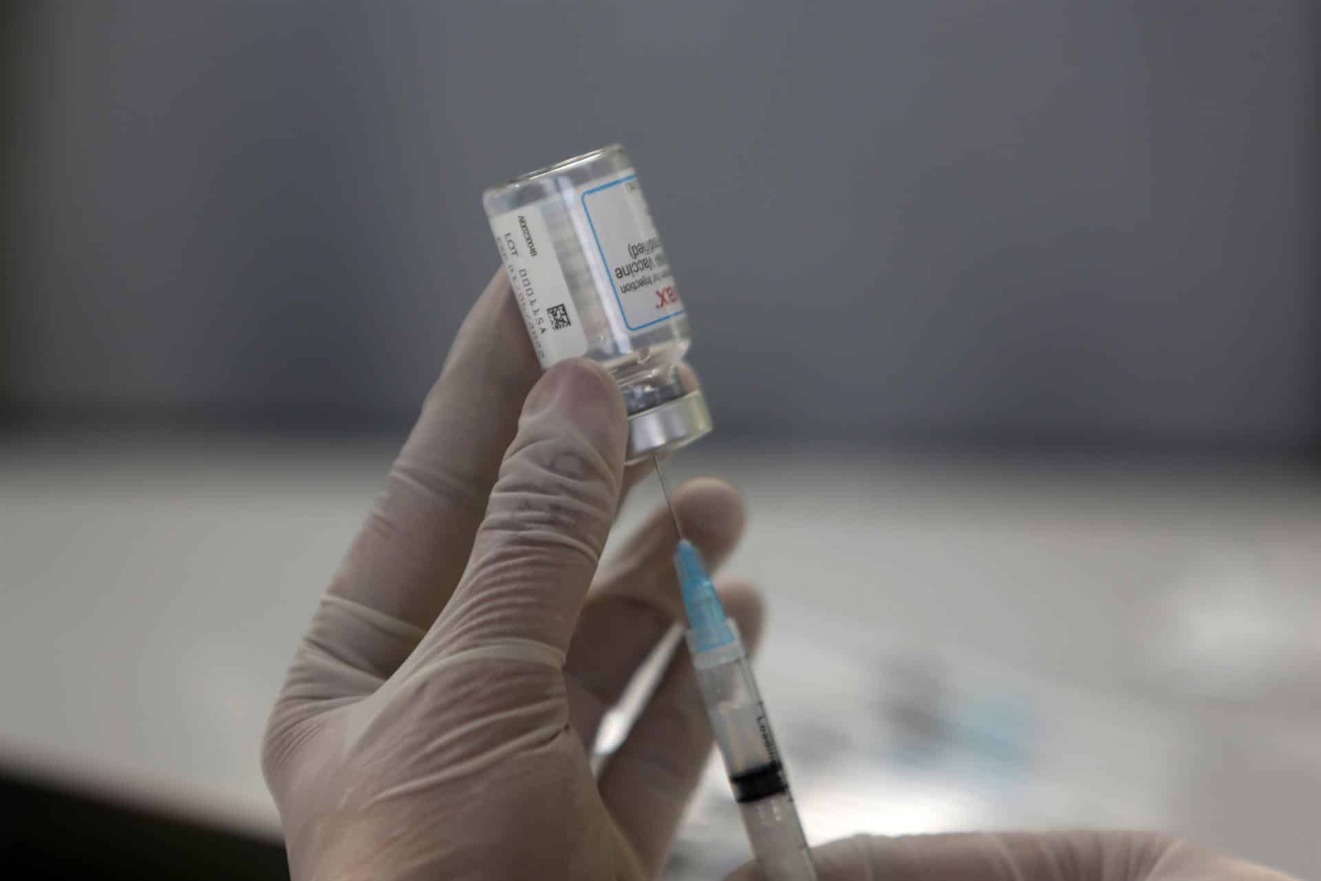 España inicia la vacunación con la cuarta dosis contra la COVID
