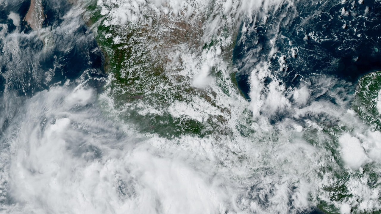 La depresión tropical Doce-E se convierte en la tormenta tropical Kay