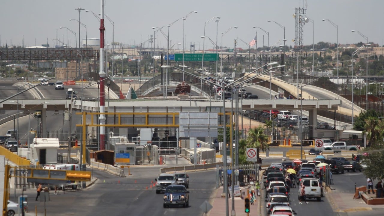 Reportan largas filas en la frontera de Ciudad Juárez con Chihuahua