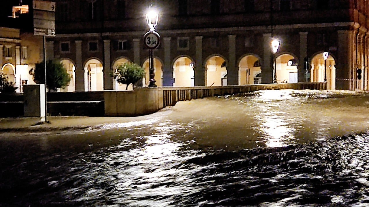 Fuertes lluvias en Italia dejan ocho muertos y cuatro desaparecidos
