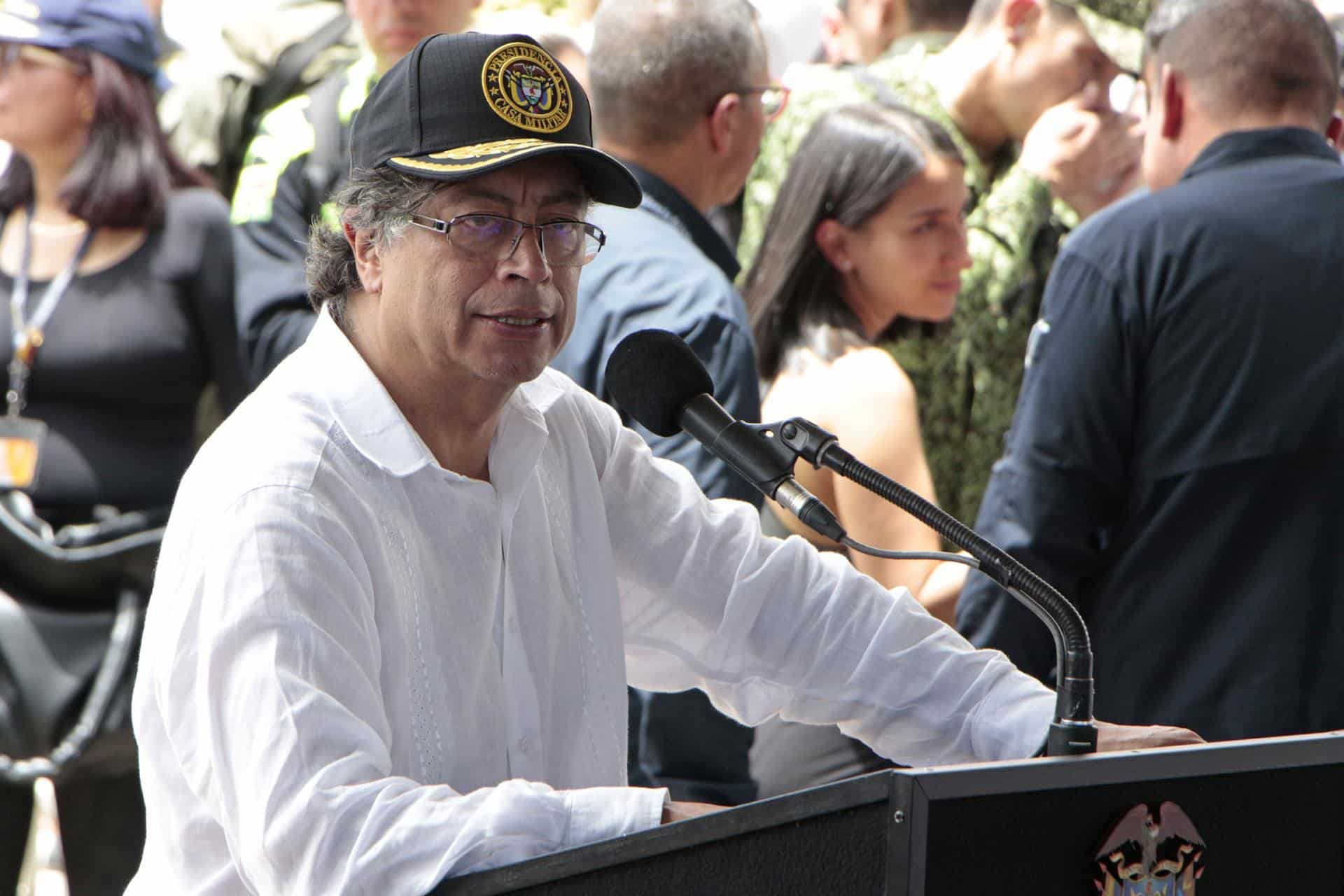 Petro rechaza insultos contra vicepresidenta de Colombia