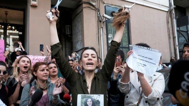 Irán, hijab, velo, protesta