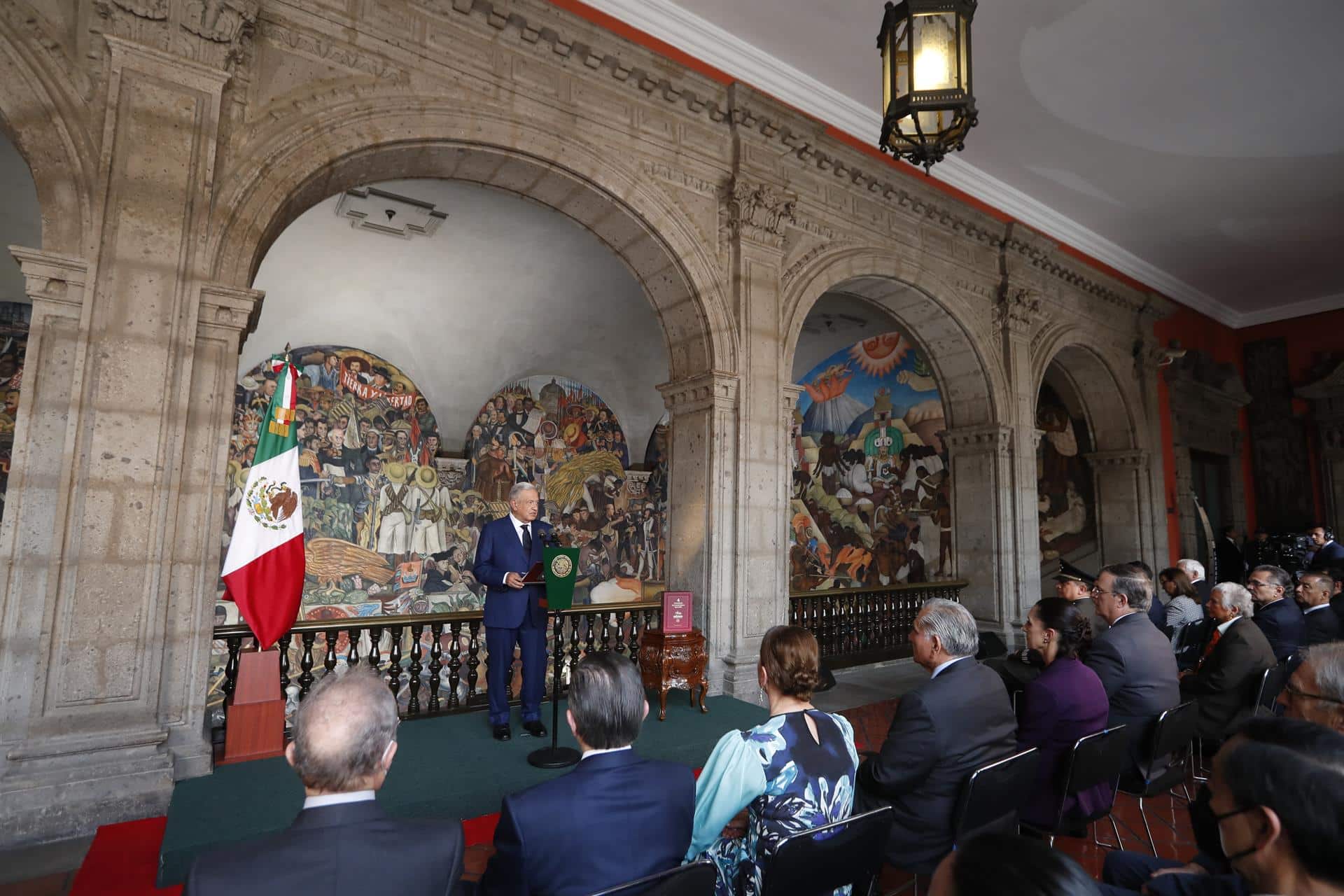 El presidente de México, Andrés Manuel López Obrador, habla durante su cuarto informe anual de Gobierno (EFE)