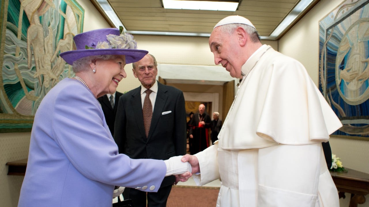 El Papa se dice 'profundamente entristecido' tras la muerte de la reina Isabel II