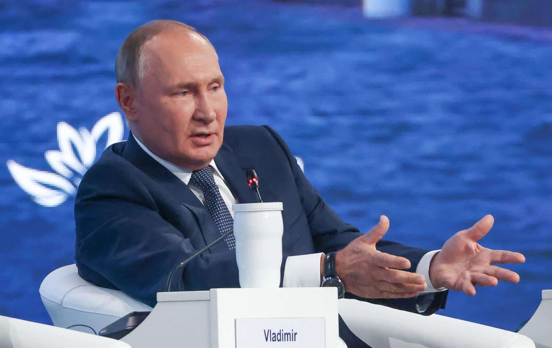 Putin considera una 'tontería' iniciativa de la UE de limitar precio del gas
