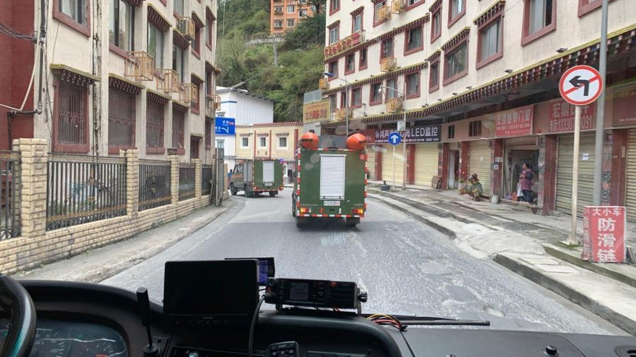 Reportan al menos siete muertos tras sismo de magnitud 6.8 en Sichuan, China