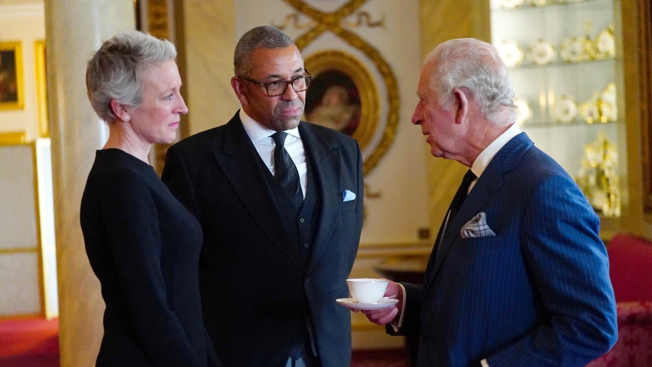 Carlos III recibe a representantes de una Commonwealth en palacio de Buckingham
