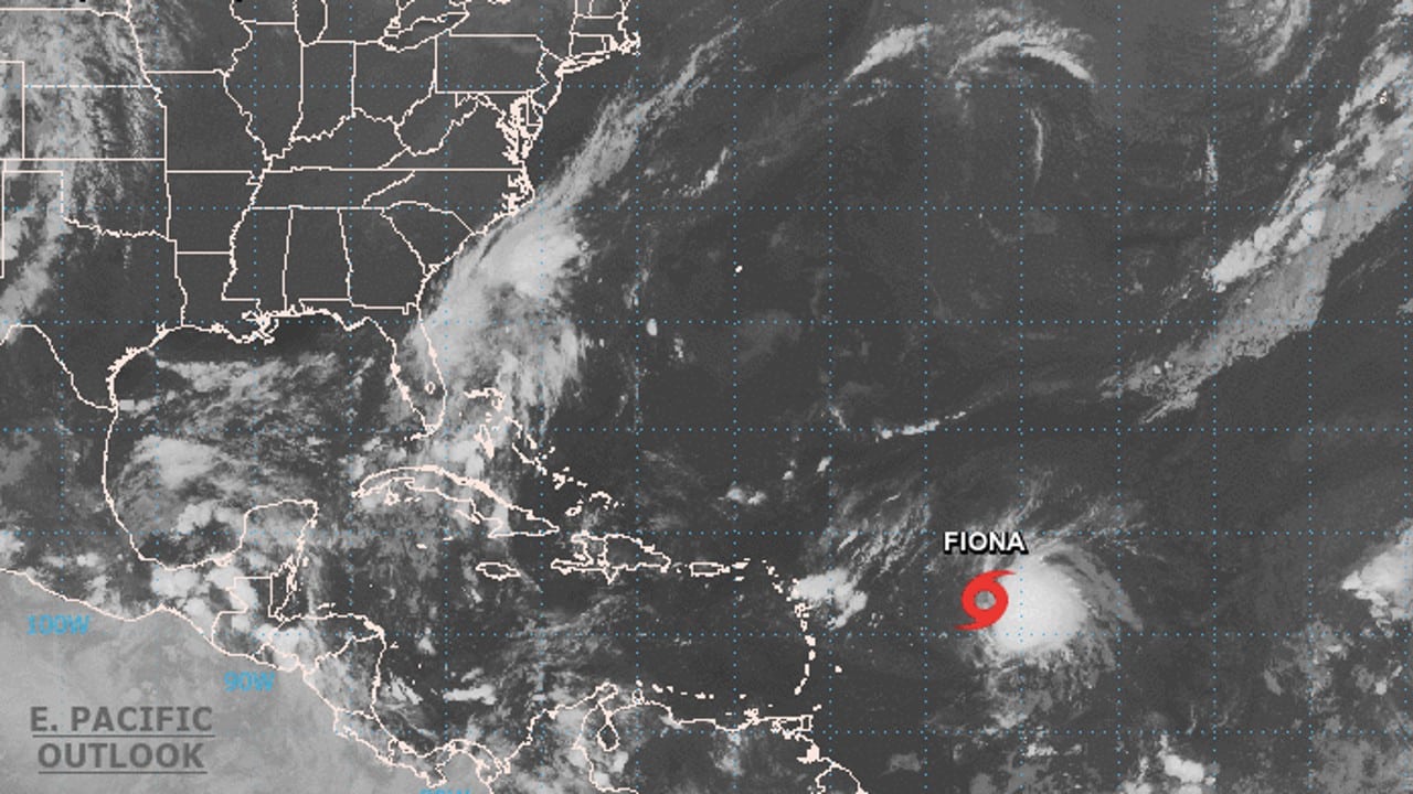 Se forma la tormenta tropical Fiona sobre el océano Atlántico