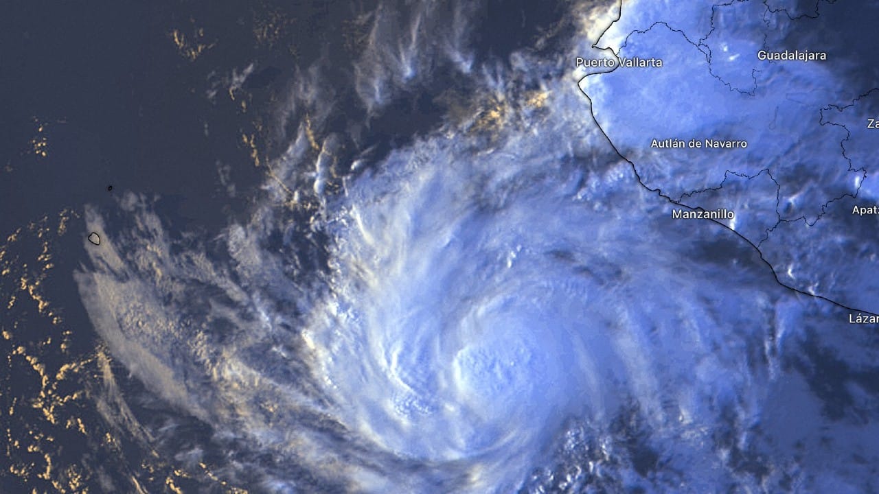 Se forma la tormenta tropical Newton al suroeste de Manzanillo, Colima