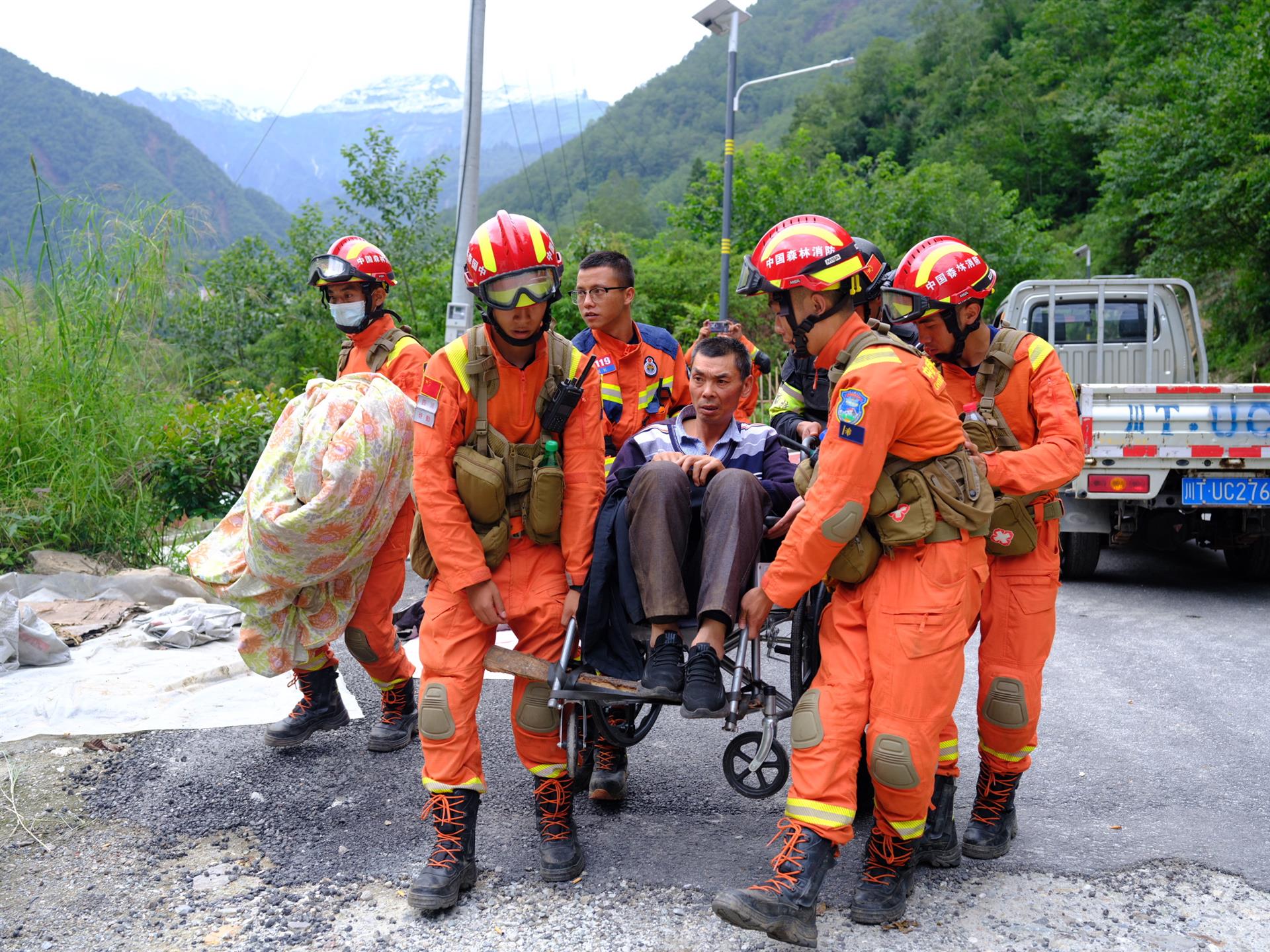 Sube a 74 el número de muertos por el sismo en Sichuan, China