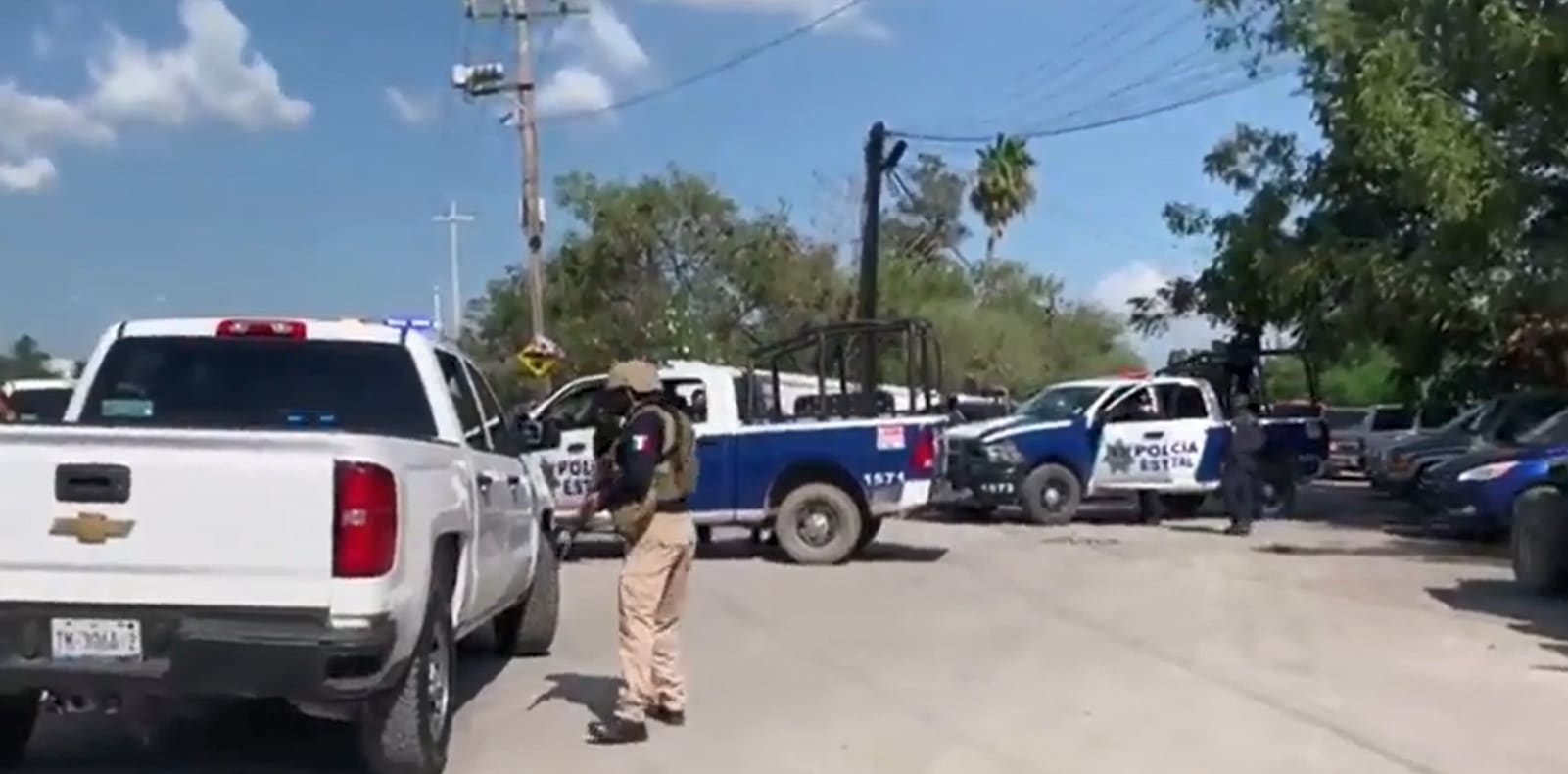 Civiles armados se enfrentan con autoridades en Tamaulipas (N+)