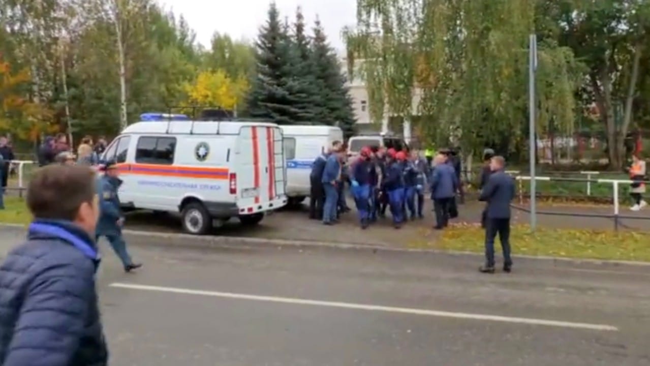 Tiroteo en escuela de Izhevsk, Rusia, deja al menos nueve muertos, 5 de ellos niños