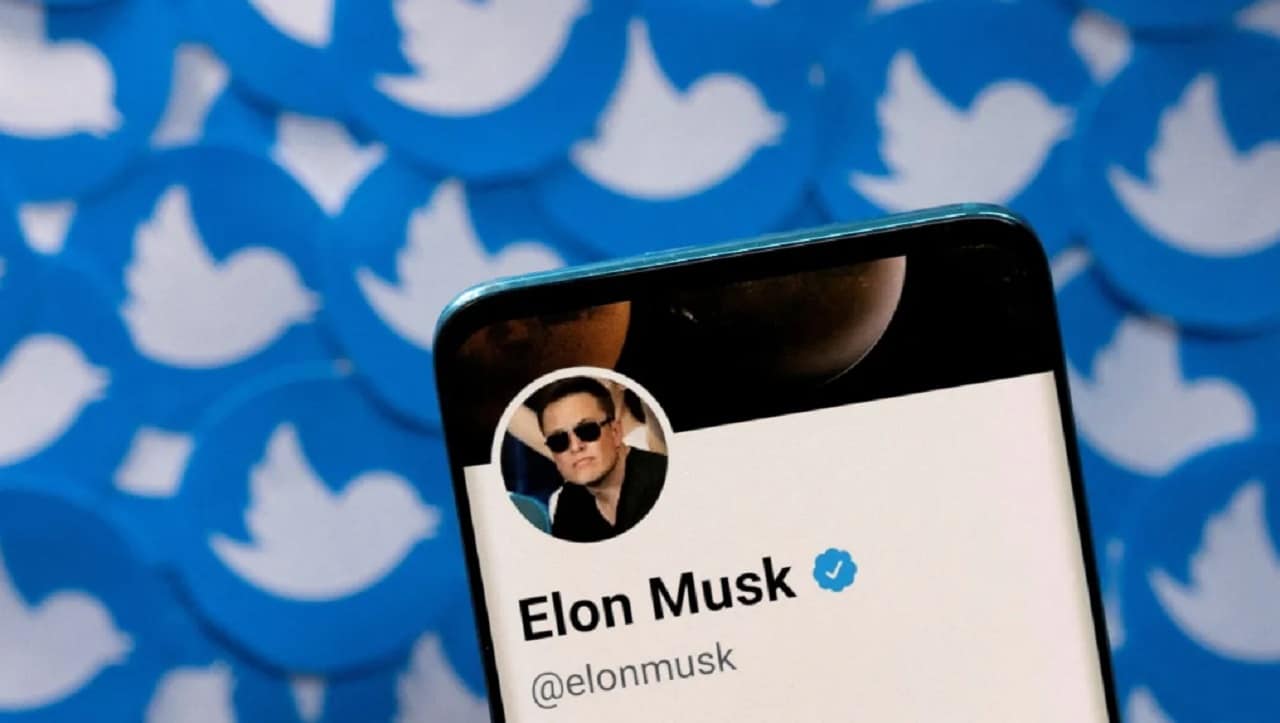 Accionistas de Twitter aprueban la venta a Elon Musk
