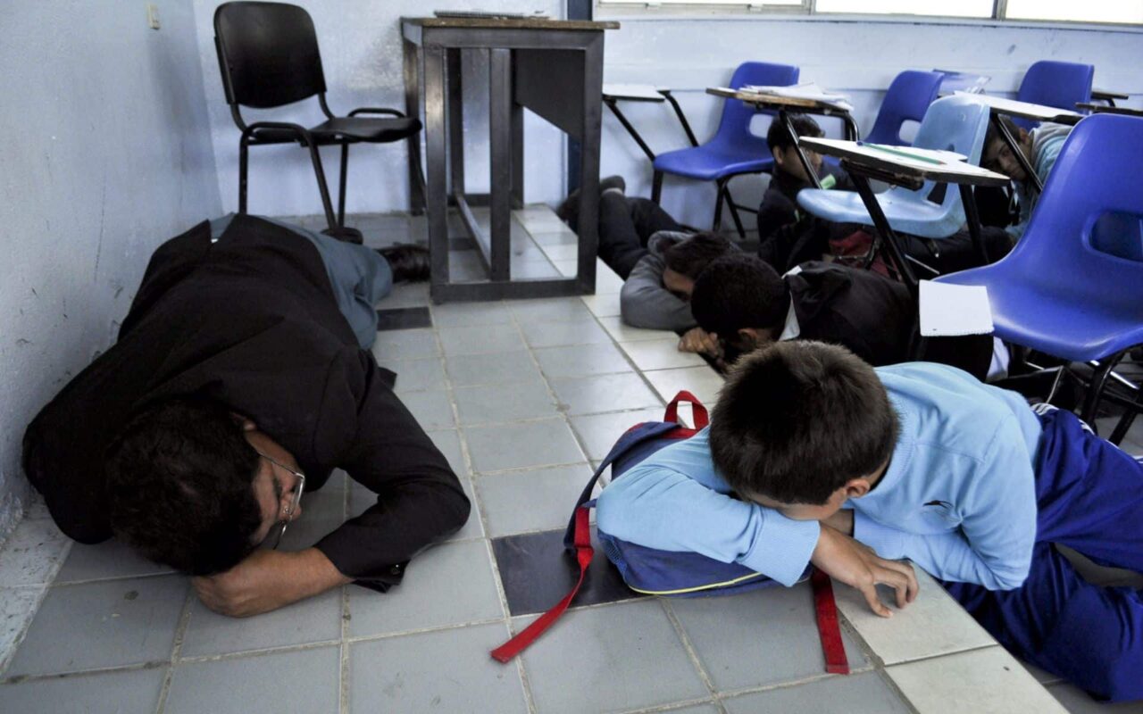 Guaymas: Profesor organiza simulacro de balacera en primaria