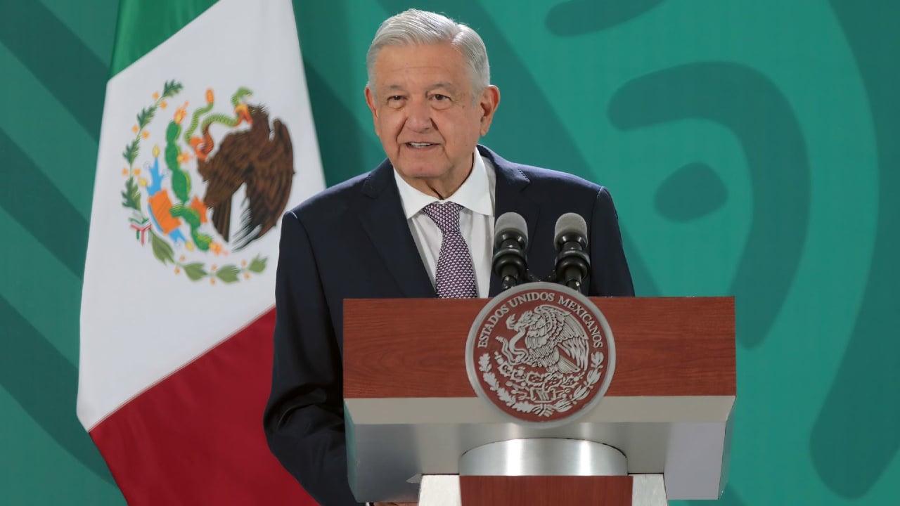 Andrés Manuel López Obrador, presidente de México, ofrece su conferencia mañanera en Tamaulipas.
