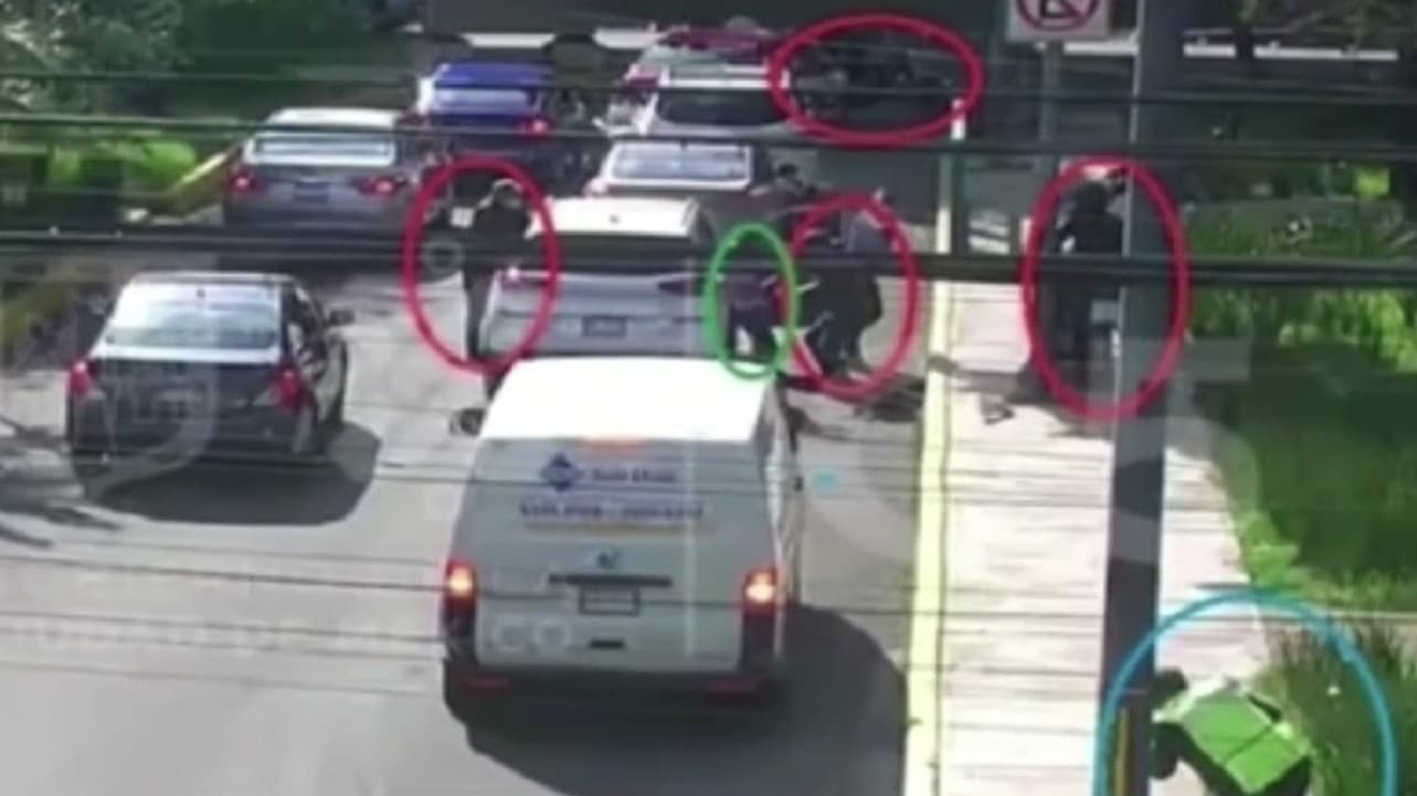 Policía en bicicleta de la Benito Juárez, CDMX, se enfrenta con delincuentes (N+)