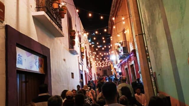 Reabren el Callejón del Beso en Guanajuato