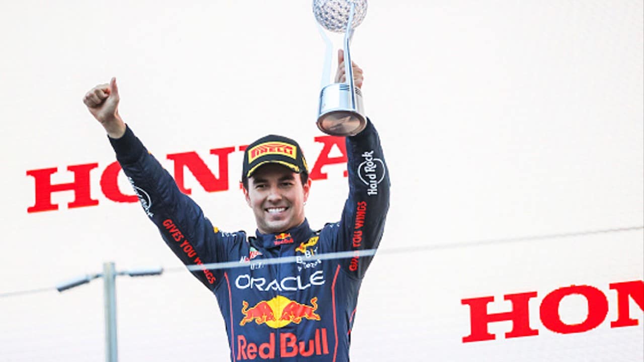 ‘Checo’ Pérez sube al podio del GP de Japón de la F1; Verstappen es bicampeón mundial