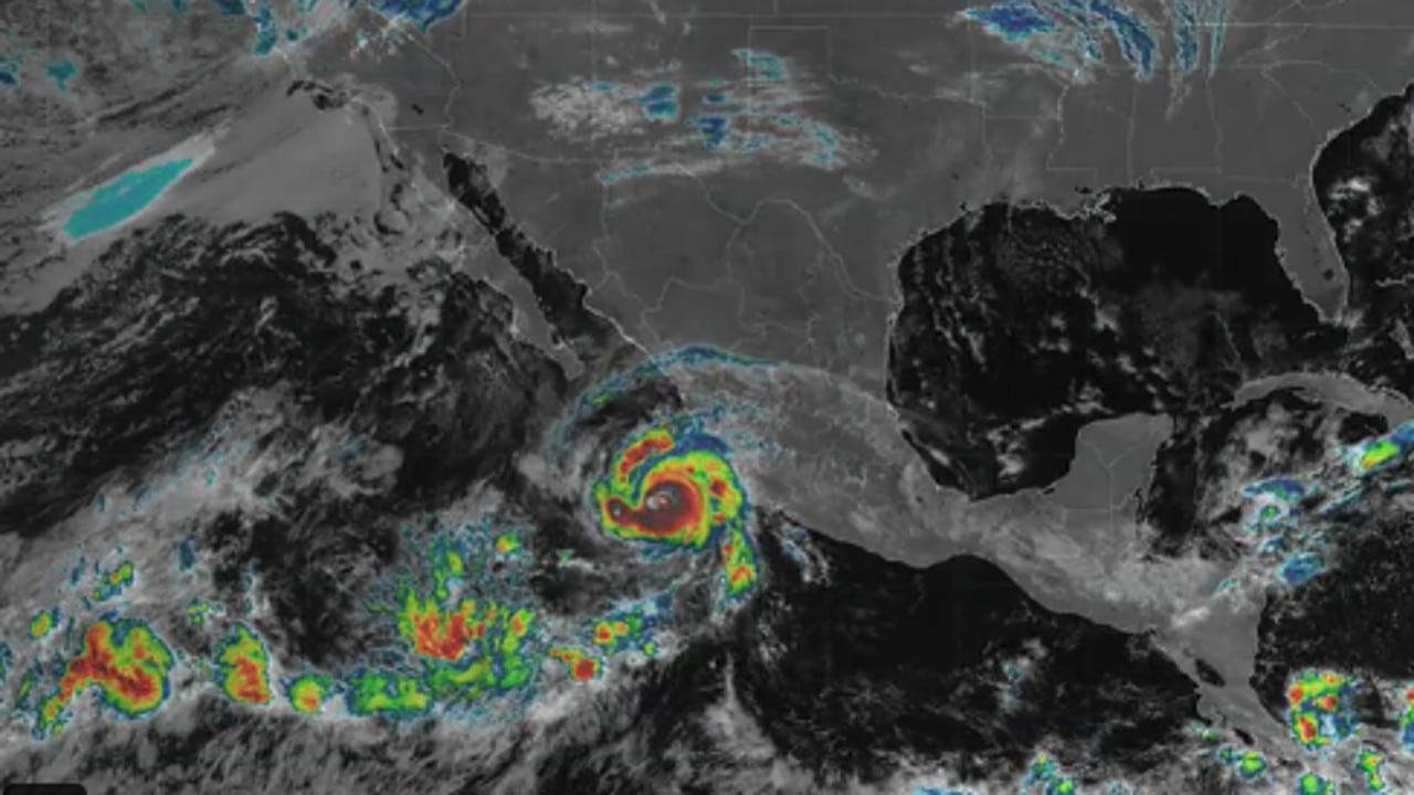 Gobierno de Jalisco pide extremar precauciones por huracán Roslyn.