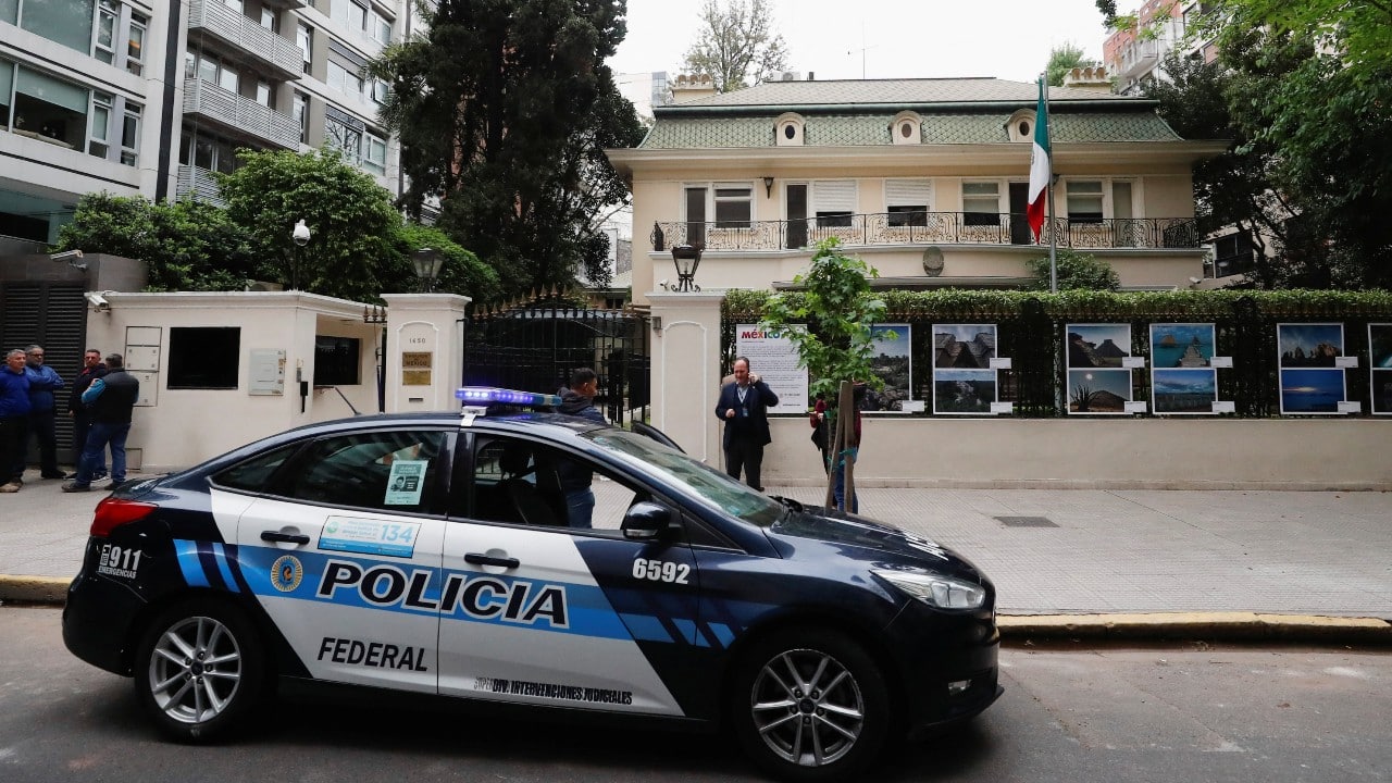 Detienen a hombre tras ingresar a la Embajada de México en Buenos Aires, Argentina