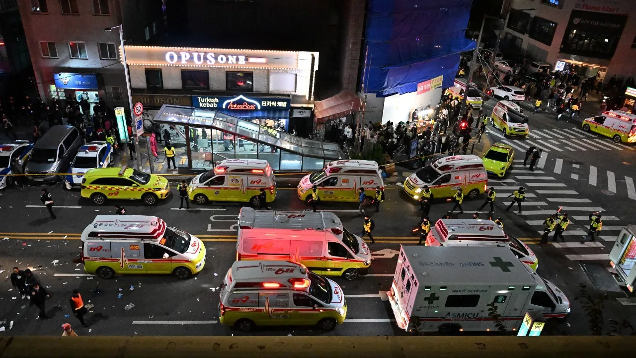 Qué Provocó la Estampida Que Dejó Cientos de Muertos en Seúl