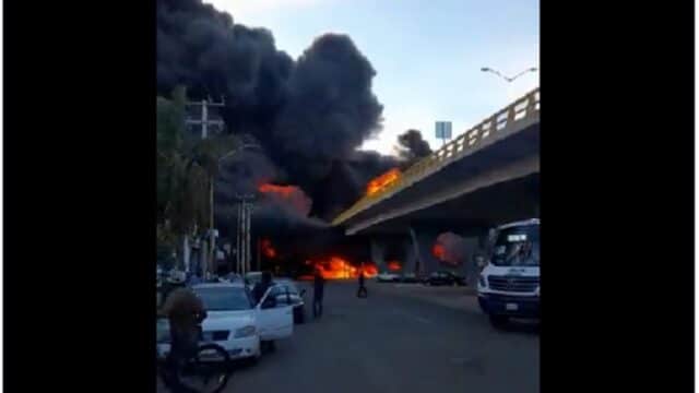 Explota pipa al chocar con tren en Aguascalientes