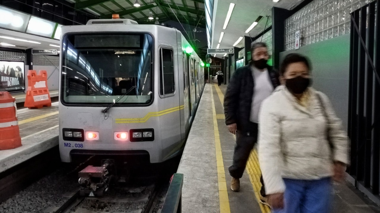 Mujeres se pelean en vagón del Tren Ligero de la CDMX: Video