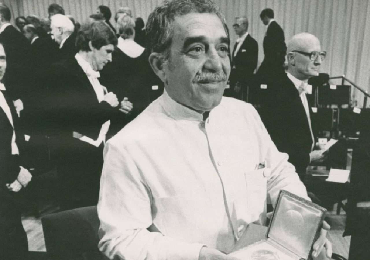 El 21 de octubre de 1982 le fue otorgado a Gabriel García Márquez el premio nobel de literatura (Twitter: @luisamhenaog)