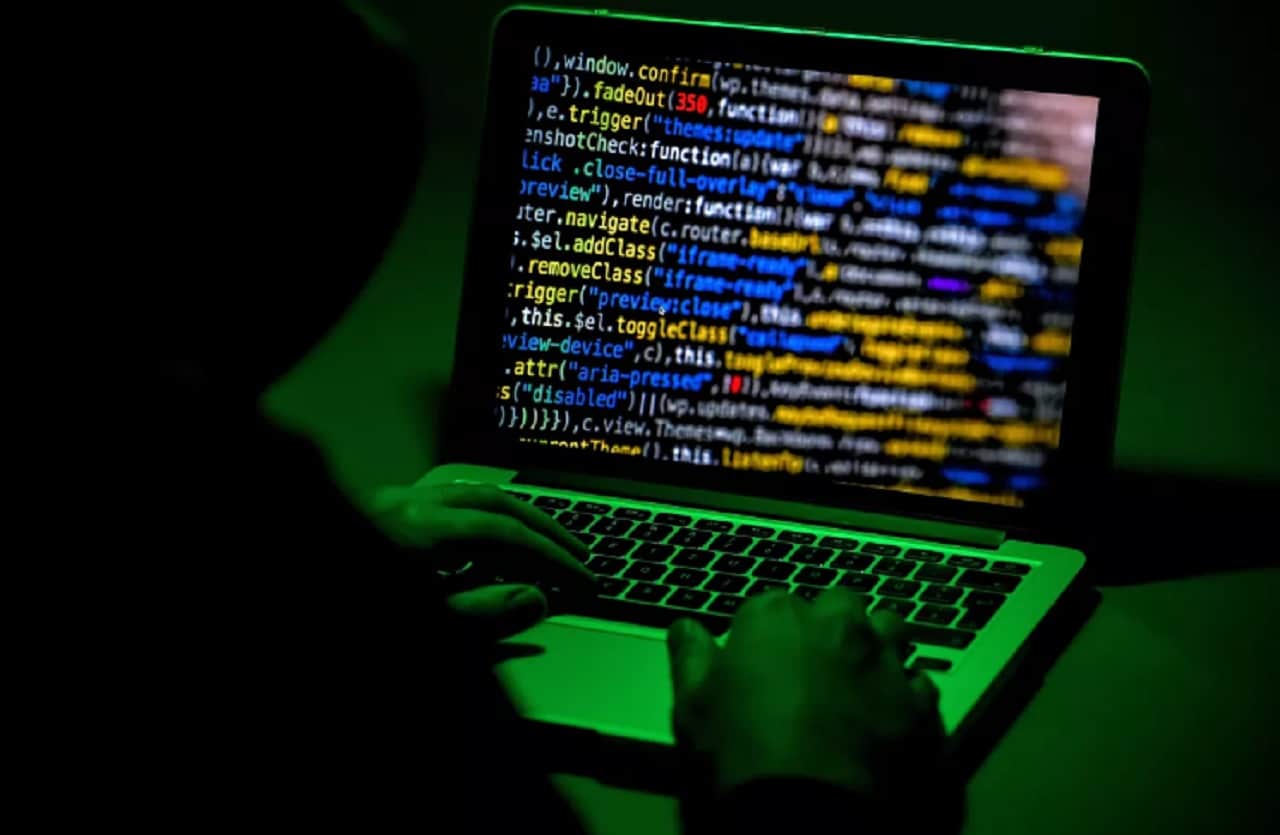 Hackers prorrusos atacan sitios webs de aeropuertos de EUA