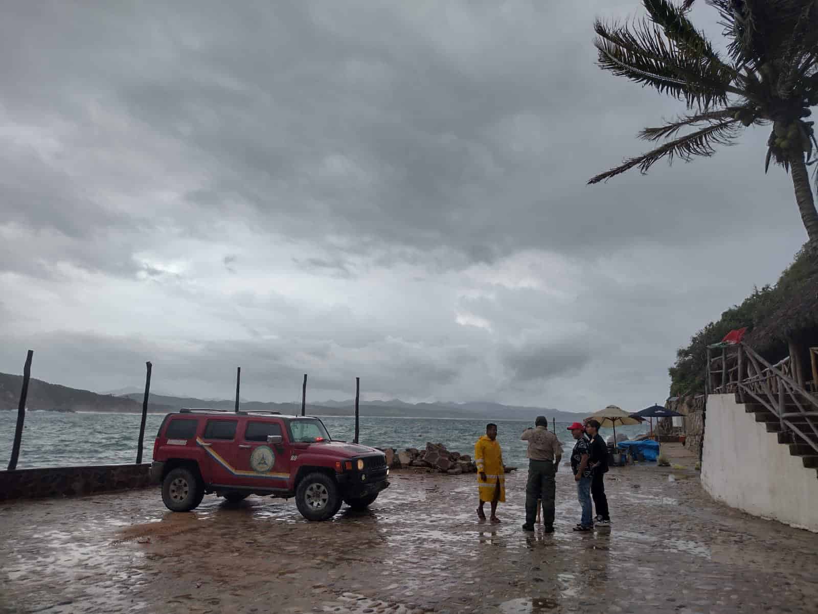 Huracán Orlene se debilita a categoría 2 sobre Islas Marías