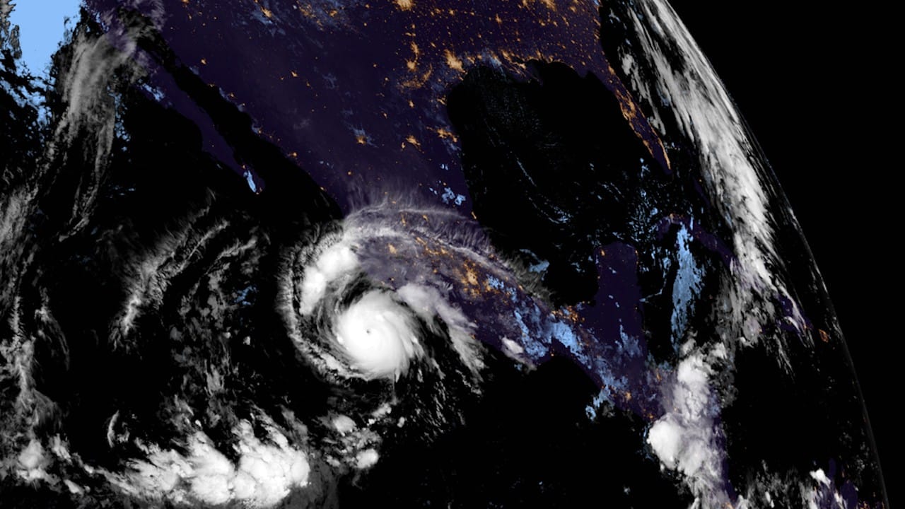 Desplazamiento del huracán 'Roslyn' (Fuente: rammb-slider)