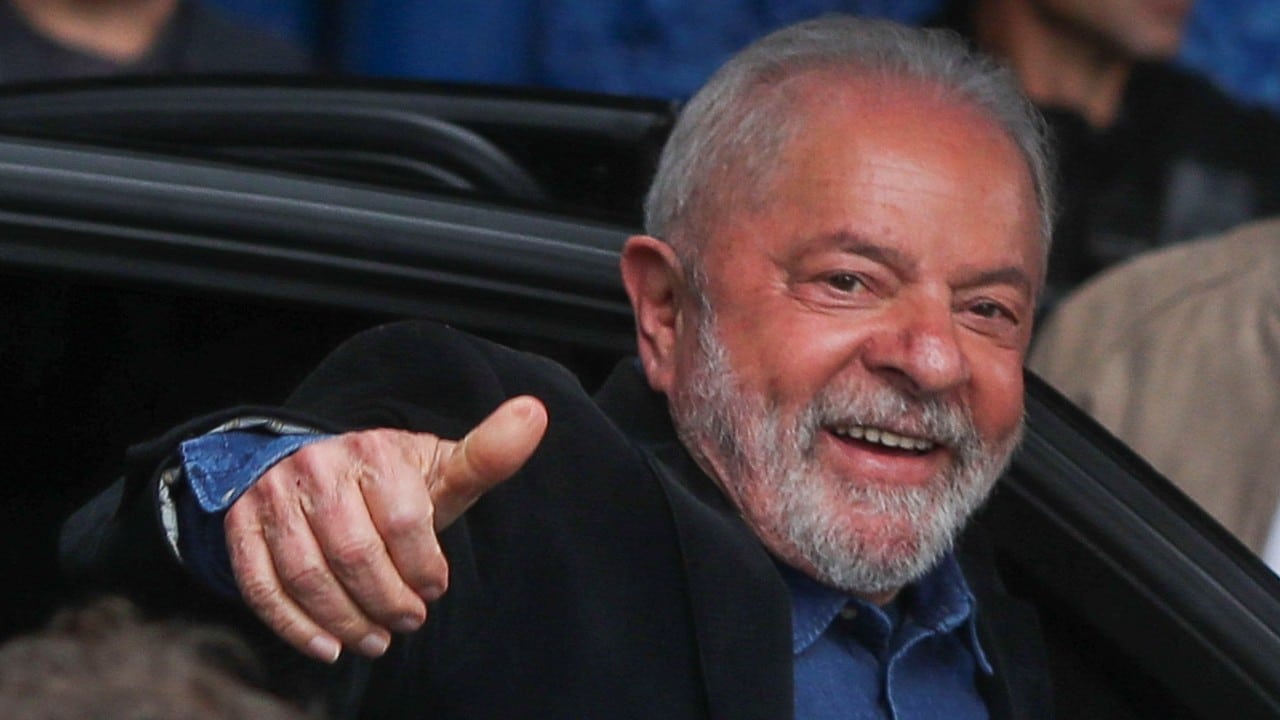 Lula supera a Bolsonaro en primeros conteos de la elección en Brasil