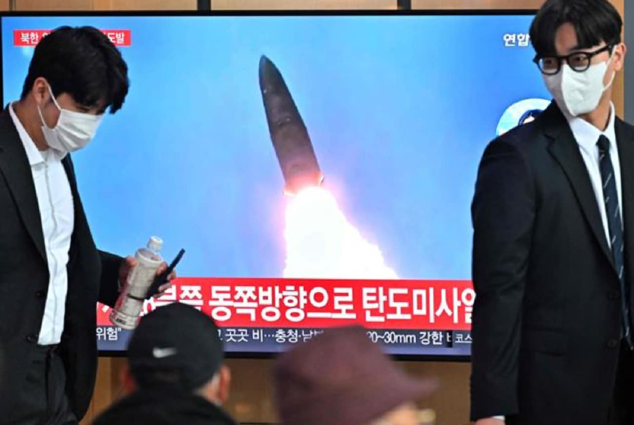Misil de Corea del Norte (Twitter: @zazoomblog)