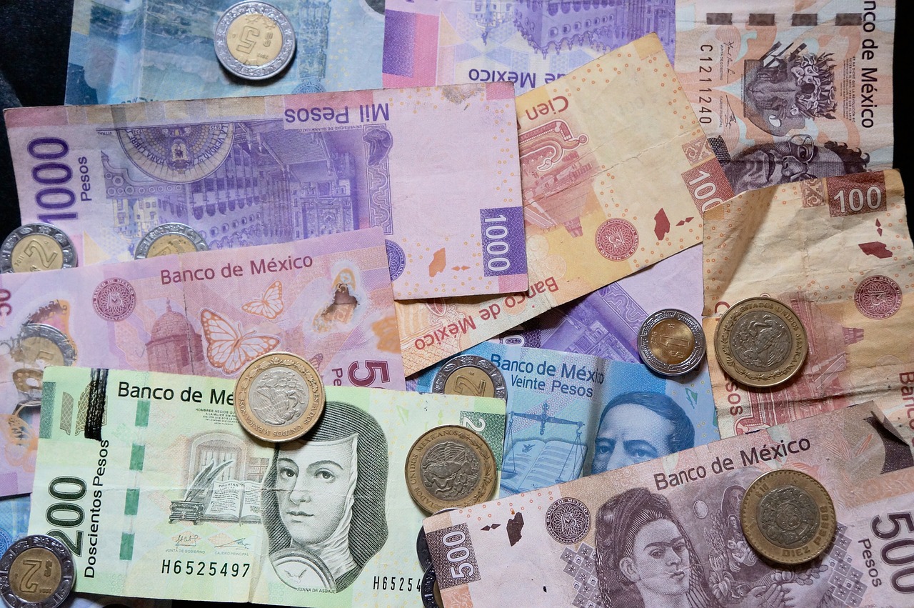 Peso mexicano, en riesgo: Moody's advierte depreciación