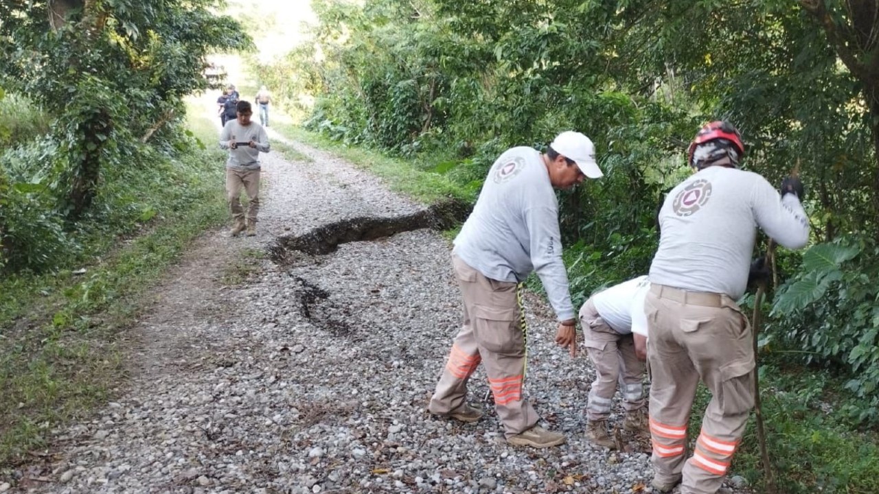 Desalojan a Cientos de Habitantes en Pichucalco, Chiapas, por Deslizamiento de Cerro
