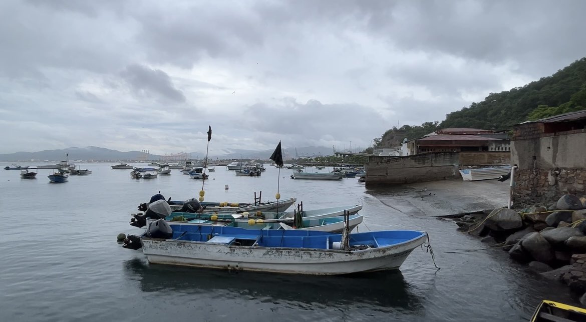 Por huracán Orlene cierran la navegación en costas de Colima, Jalisco, Nayarit y suspenden clases