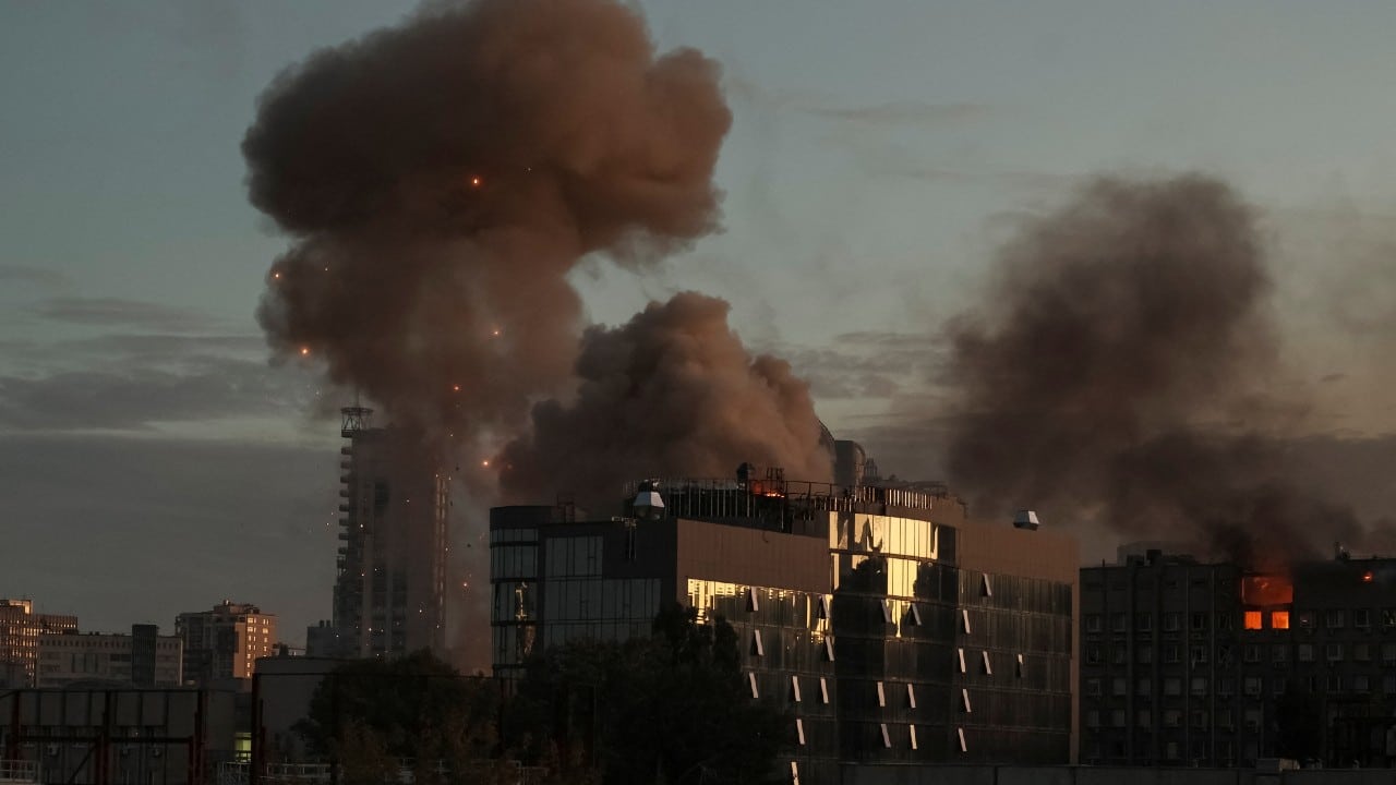 Reportan varias explosiones en Kiev por ataques con drones kamikaze