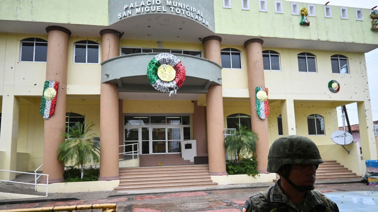Ejército y Marina reforzarán seguridad en San Miguel Totolapan tras matanza de 20 personas