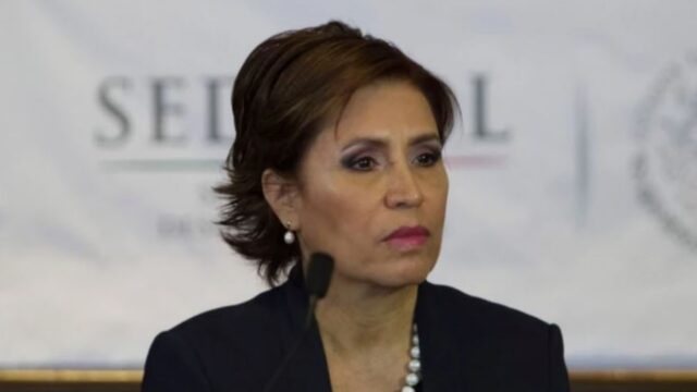 Rosario Robles durante firma de convenio en CDMX, abril de 2013